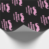 ピンクおもしろいの口ひげカスタム誕生日紙 ラッピングペーパー (角)