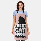 ピンクおもしろいの母の日の猫のマ最高のーム エプロン (着用した状態)
