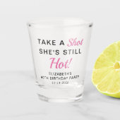 ピンクおもしろい40歳の誕生日パーティーのお願い ショットグラス (正面)