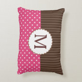 ピンクおよびブラウンの水玉模様のストライプなモノグラム アクセントクッション (裏面(縦))