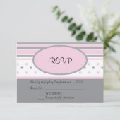 ピンクおよび灰色の点はおよびRSVPを縞で飾ります 出欠カード (スタンド正面)