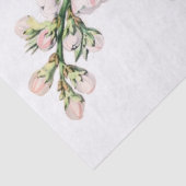 ピンクおよび白い花はティッシュペーパーに吹きかけます 薄葉紙 (詳細)