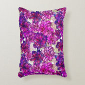 ピンクおよび紫色の抽象的な花模様 アクセントクッション (正面(垂直))