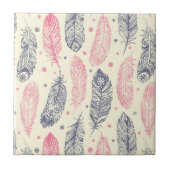 ピンクおよび紫色の民族の羽パターン タイル (正面)