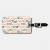 ピンクおよび紫色の民族の羽パターン ラゲッジタグ (正面横)