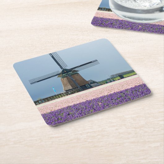 ピンクおよび紫色の花が付いている伝統的な風車 スクエアペーパーコースター (アングル)