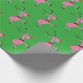 ピンクおよび緑のトナカイの覆い ラッピングペーパー (角)