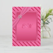 ピンクおよび赤のストライプでモノグラムのな招待状 招待状 (スタンド正面)