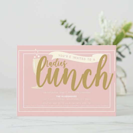 ピンクおよび金ゴールドの女性昼食の招待状 招待状 (スタンド正面)