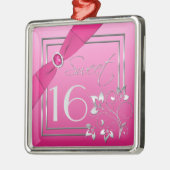 ピンクおよび銀製の花のSweet sixteenのオーナメント メタルオーナメント (左)