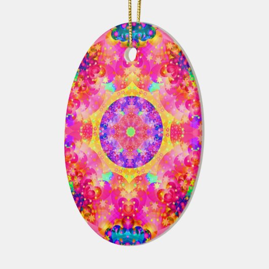 ピンクおよび黄色い万華鏡のように千変万化するパターンのフラクタル セラミックオーナメント (左)