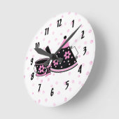 ピンクおよび黒いティーポットの台所時計 ラウンド壁時計 (傾斜)