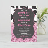 ピンクおよび黒い女性のカーボーイのベビーシャワーの女の子 招待状 (スタンド正面)
