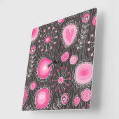 ピンクお洒落とグレーのハートと花のフローラ スクエア壁時計 (傾斜)