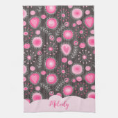 ピンクお洒落の灰色のハートと花のフローラ名 キッチンタオル (縦)