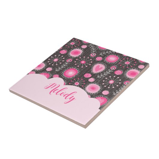 ピンクお洒落の灰色のハートと花のフローラ名 タイル (側面)