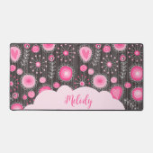 ピンクお洒落の灰色のハートと花のフローラ名 デスクマット (正面)