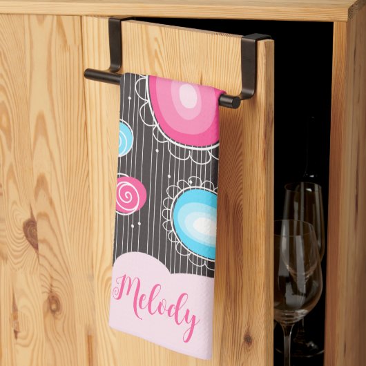 ピンクお洒落ブルーハートと花フローラ名 キッチンタオル (三つ折り)