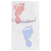 ピンクお祝いおよび青い足跡パターン スモールペーパーバッグ (裏面)