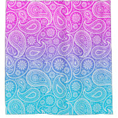 ピンクからブルーの白いペイズリーパターグラデーションン シャワーカーテン (正面)