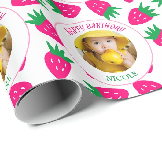 ピンクかわいいストロベリーガールフォト誕生日 ラッピングペーパー (ロールコーナー)