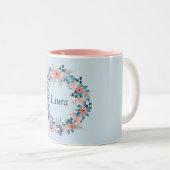 ピンクかわいらしとブルーのフローラリース ツートーンマグカップ (正面右)