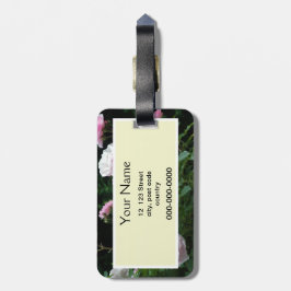 ピンクかわいらしと白のバラの花茂み。フローラ ラゲッジタグ