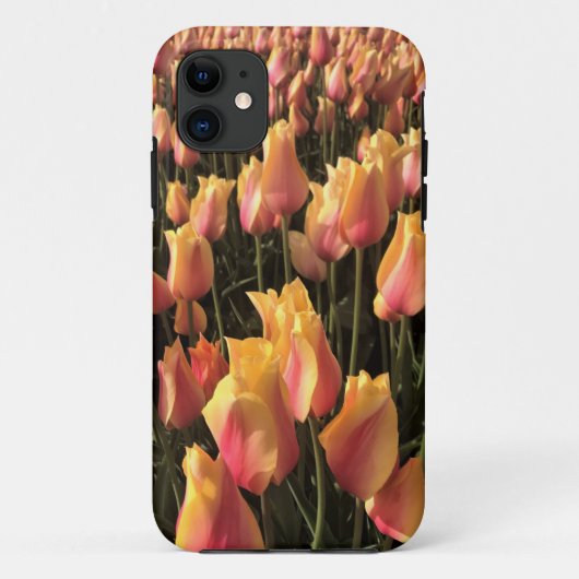 ピンクかわいらしと黄色のチューリップ Case-Mate iPhoneケース (裏面)