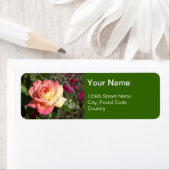 ピンクかわいらしと黄色のバラの花カスタム。 ラベル (インサイチュ)