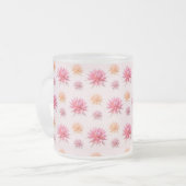 ピンクかわいらしと黄色の花 フロストグラスマグカップ (正面左)