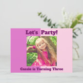 ピンクかわいらしのカスタム子供たちフォトガールズバースデーパーティー 招待状 (スタンド正面)