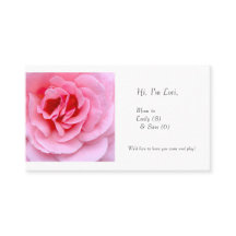 ピンクかわいらしのバラ