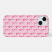 ピンクかわいらしのファンタジー人魚パターン(の模様が)ある iPhone 15ケース (裏面横)