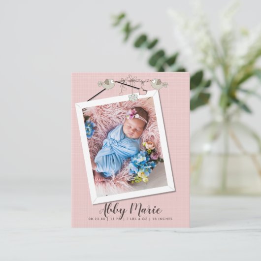 ピンクかわいらしのフレームで写真の誕生のお知らせ ポストカード (スタンド正面)