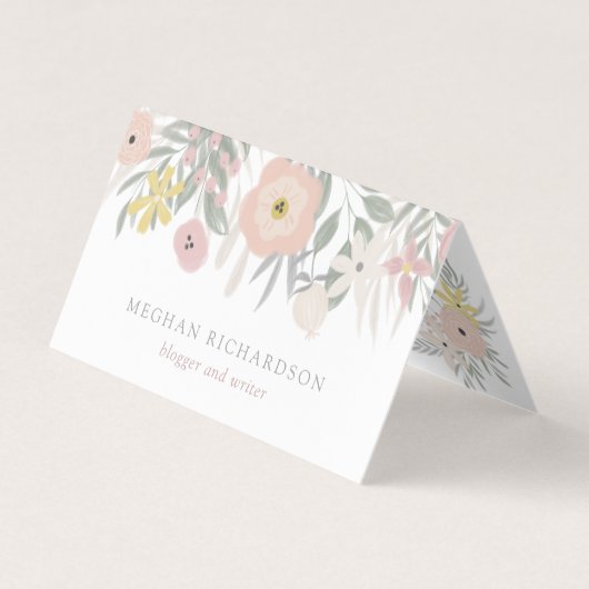 ピンクかわいらしのフローラブーケオンホワイト 名刺 (正面)