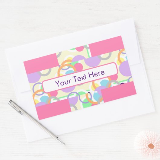 ピンクかわいらしの丸が可愛いパターン(の模様が)ある 長方形シール (封筒)