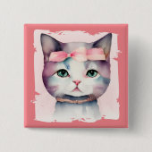 ピンクかわいらしの弓ボタン付き子猫 缶バッジ (正面)