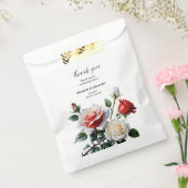 ピンクかわいらしの白い赤いバラのフローラ結婚 フェイバーバッグ (封をした状態)