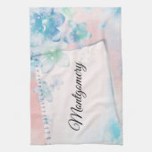 ピンクかわいらしの背景に青い花 キッチンタオル (縦)