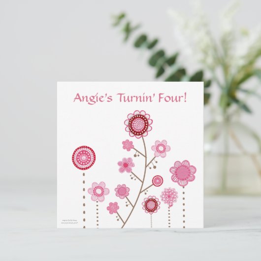 ピンクかわいらしの花のカスタム誕生日招待状 招待状 (スタンド正面)