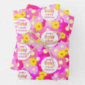 ピンクかわいらしの花の赤パーソナライズされたちゃんシャワー ラッピングペーパーシート (インサイチュ)