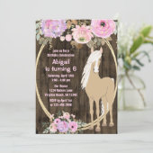 ピンクかわいらしの花バーンウッドフォトホース誕生日 招待状 (スタンド正面)