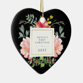 ピンクかわいらしの花初めてのクリスマスオンブラック セラミックオーナメント (右)