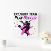 ピンクかわいらしの遊サッカーデザイン スクエア壁時計 (ホーム)