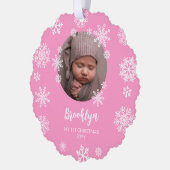 ピンクかわいらしの雪片ベビーガールの第1クリスマス オーナメントカード (左)