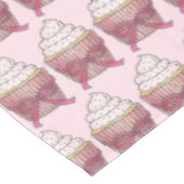 ピンクかわいらしカップケーキケーキブライダルシャワー誕生日 テーブルクロス (アングル)