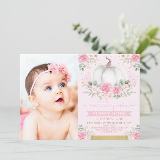 ピンクかわいらしカボチャ秋フローラ緑誕生日 招待状 (スタンド正面)