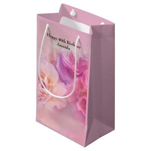 ピンクかわいらしカーネシスタイリッシュス写真誕生日 スモールペーパーバッグ (正面アングル)
