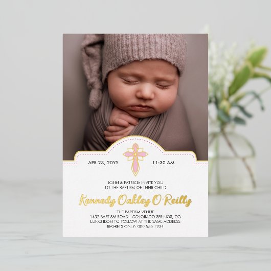 ピンクかわいらしクロススクリプト写真少女バプテスマ箔 箔招待状 (立ち正面)