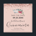 ピンクかわいらしグリッターキンセアニェラ日付を保存 マグネット<br><div class="desc">上にフェイク素敵なグリッター縁ど。とエレガントトレンディーデザインとスクリプファンシートタイポグラフィすべての文字は調整可能で、簡単は独自のパーティーニーズに合わせて変更できる。ク素晴らしイエレガントンセアニラデザイン。カラー違うで利用可能シンプル。ピンクフェイクグリッターと小さなプリンセスティアラとクリーンな縁ど。カスタムパーティの招待状。自分保のスタイルを作り直す！15th birthday party Save the Date keepsake magnets</div>